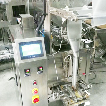 湖南岳陽劉總的辣椒醬小料包包裝機現場